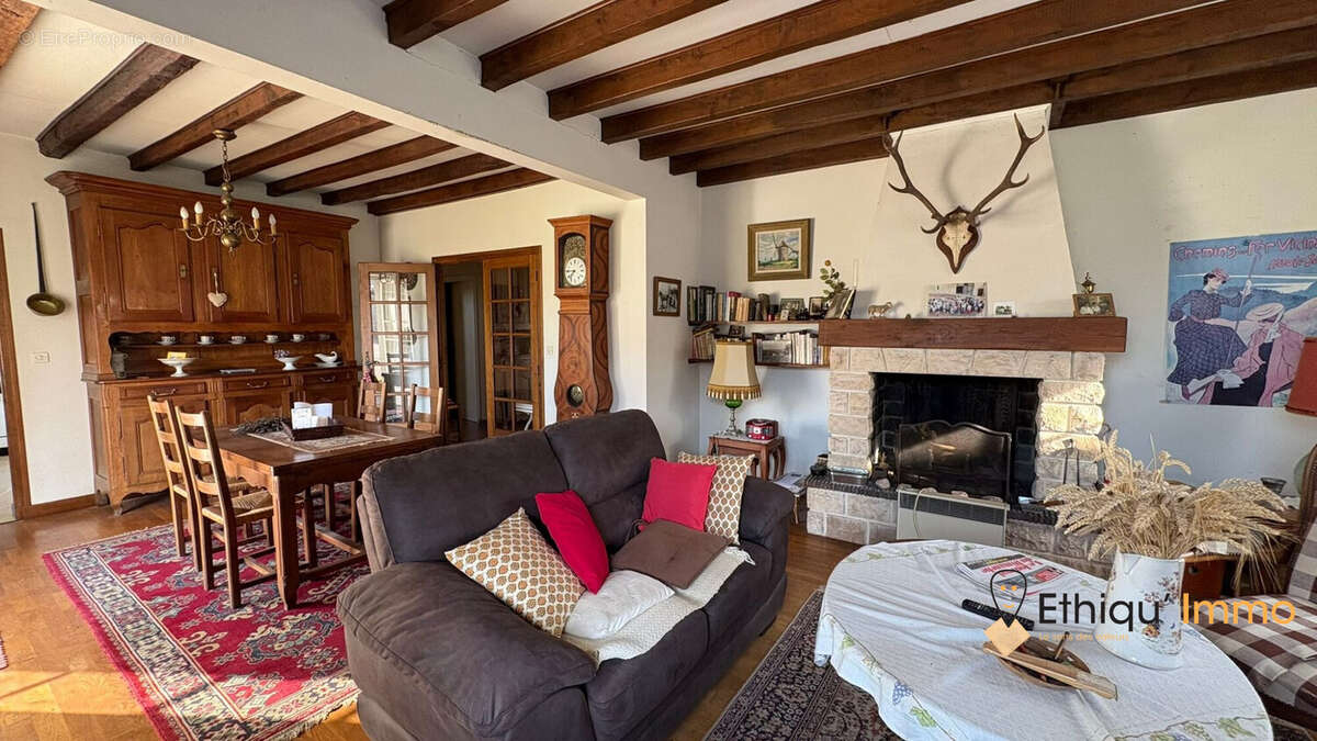 Maison à LIGNOL-LE-CHATEAU