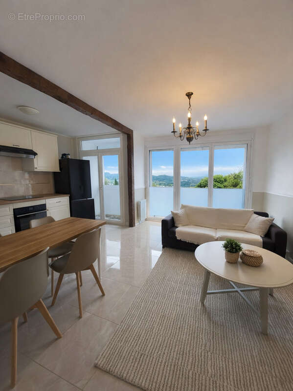 Appartement à NEUVILLE-SUR-SAONE