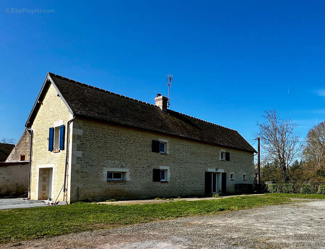 Maison à MEZIDON-CANON