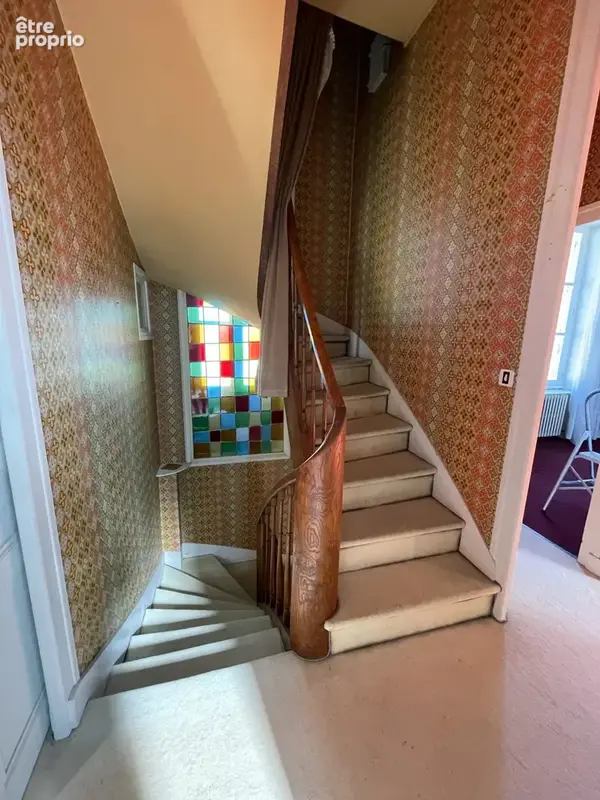Maison bourgeoise avec terrain et hangar - photo 7