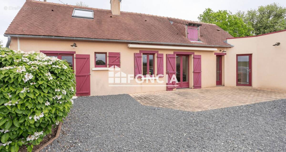 Maison à LA BAZOGE