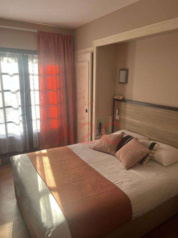 Commerce à LES HERBIERS