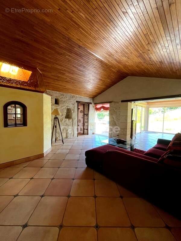 Jolie maison de campagne (320 m2, 9 pièces, 5 chambres) à vendre, sur terrain de 8500 m2, à dix minutes d'Auch (32) - photo 34