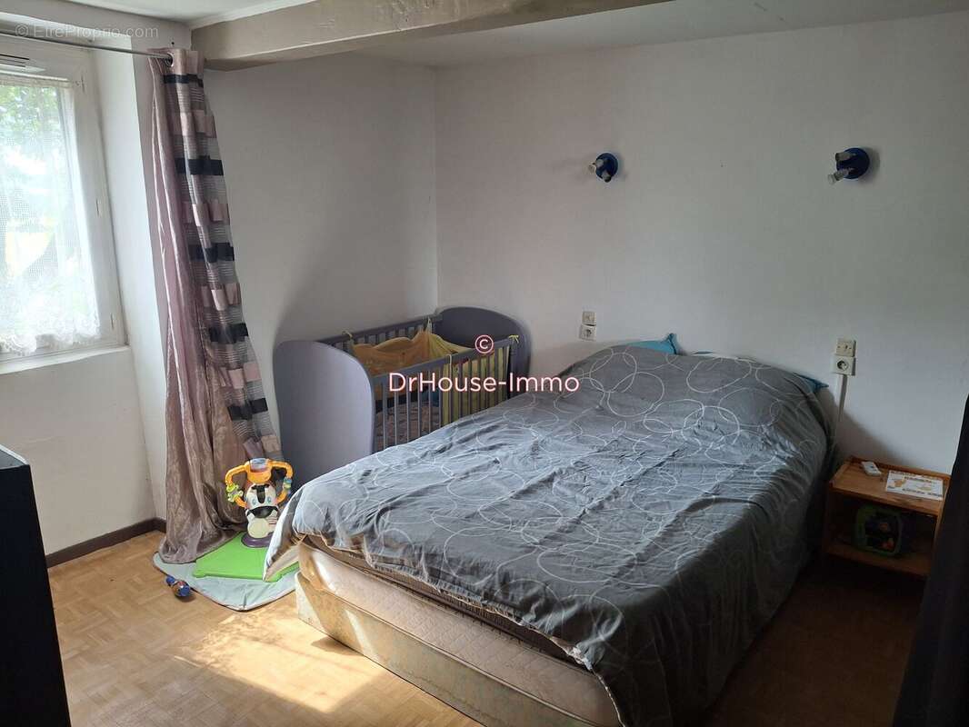 Maison à LABESSIERE-CANDEIL