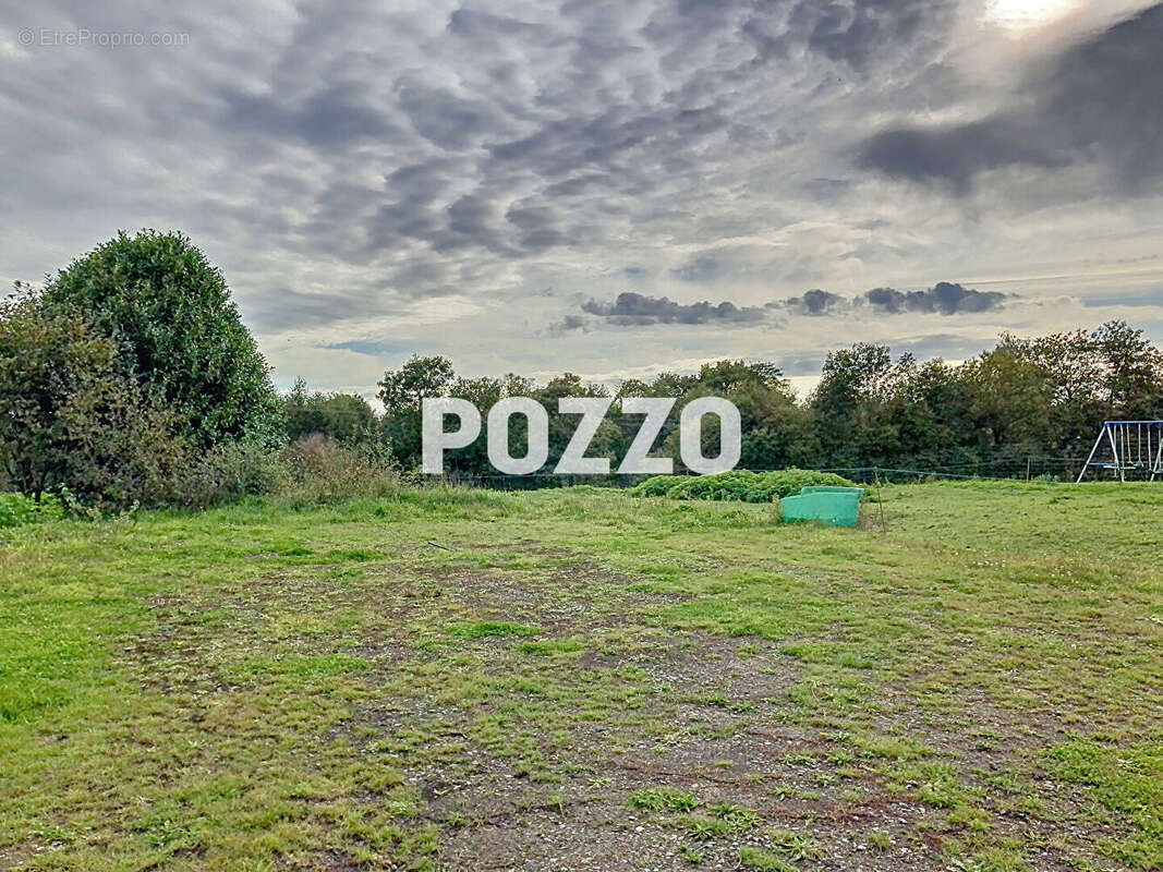 Terrain à SAINT-JAMES