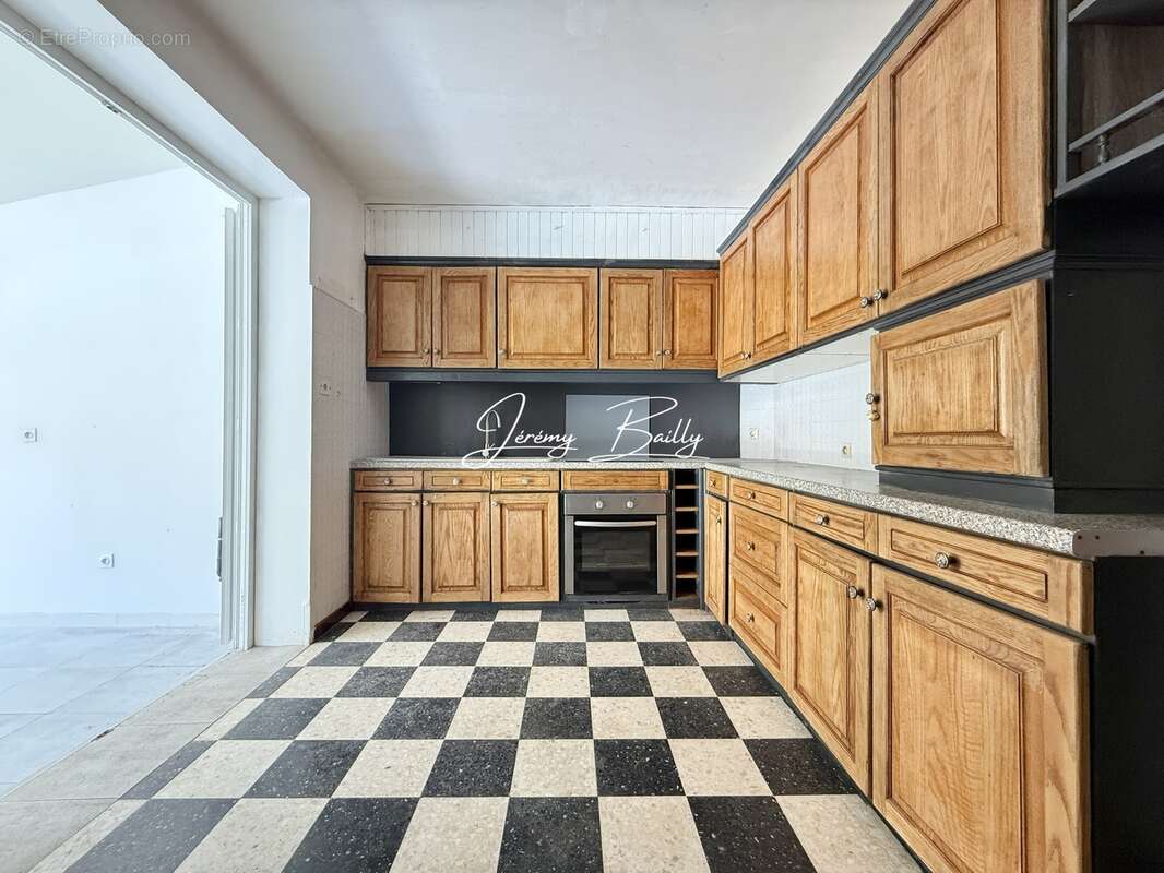 Maison à SAINT-ESTEVE