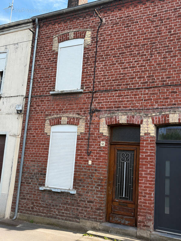 TRITH SAINT LEGER, maison d' environ 107m2, 3 chambres, jardin et cave. - photo 1