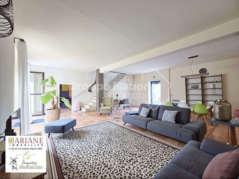 Maison à JONQUIERES-SAINT-VINCENT