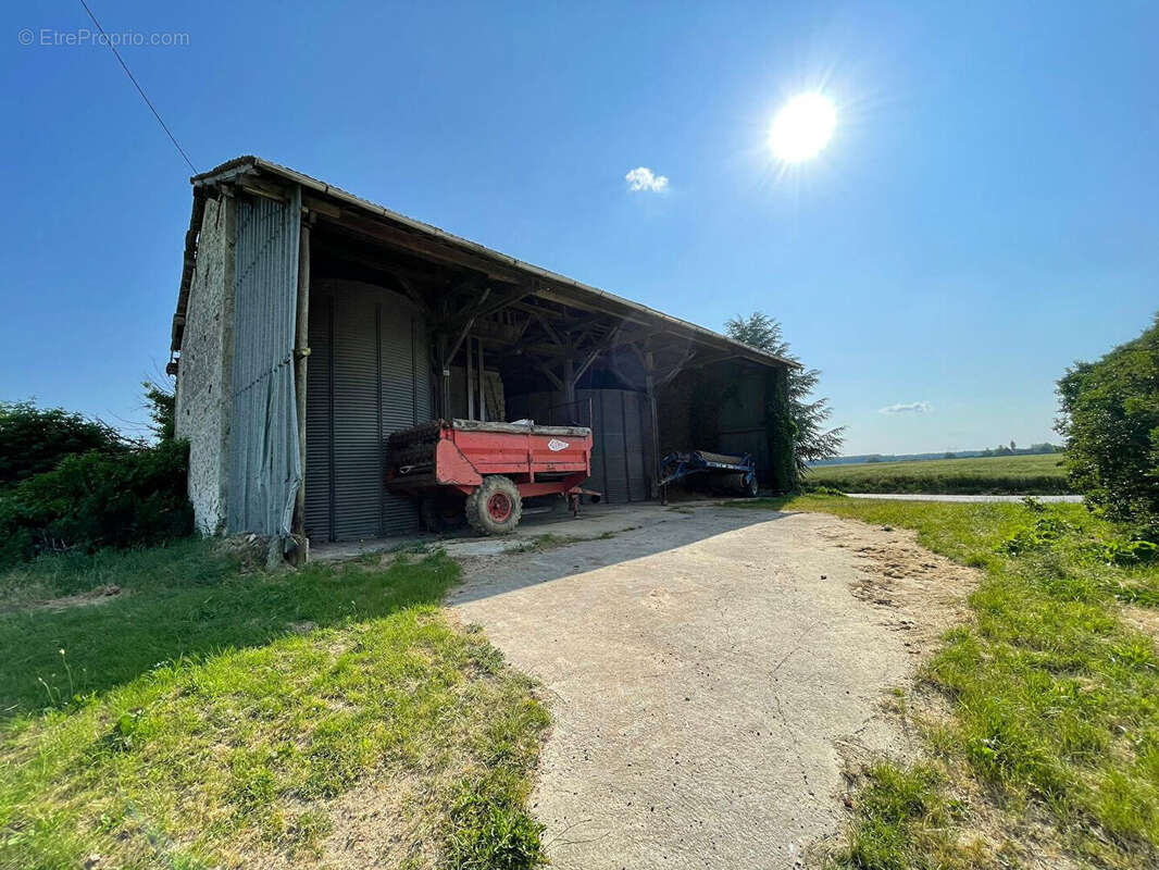 Commerce à LA FERTE-SOUS-JOUARRE