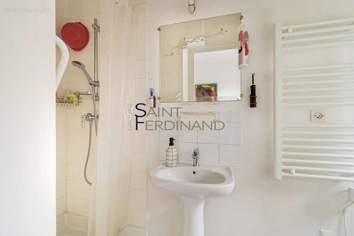 Appartement à LEVALLOIS-PERRET