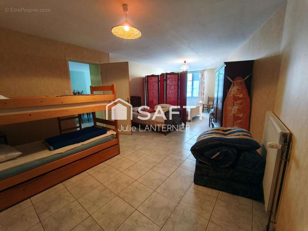 Maison 232 m² à Voiteur  - photo 8