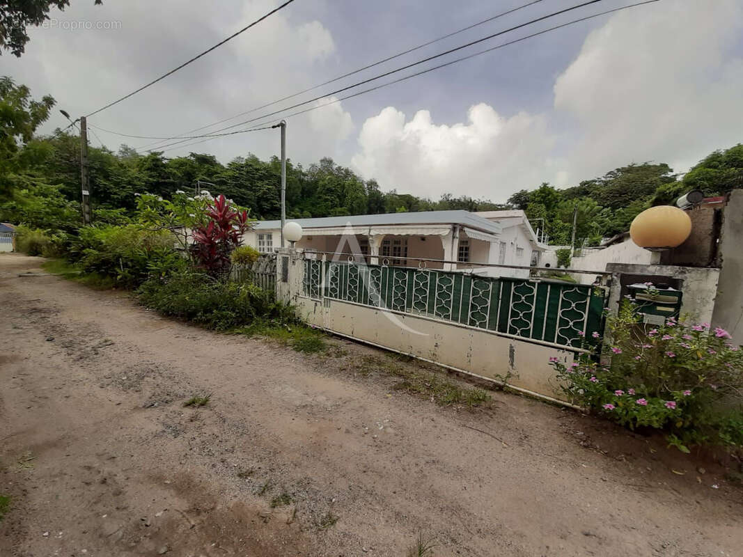 Maison à LA TRINITE