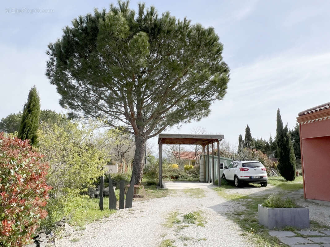 Belle villa avec piscine au calme - photo 30