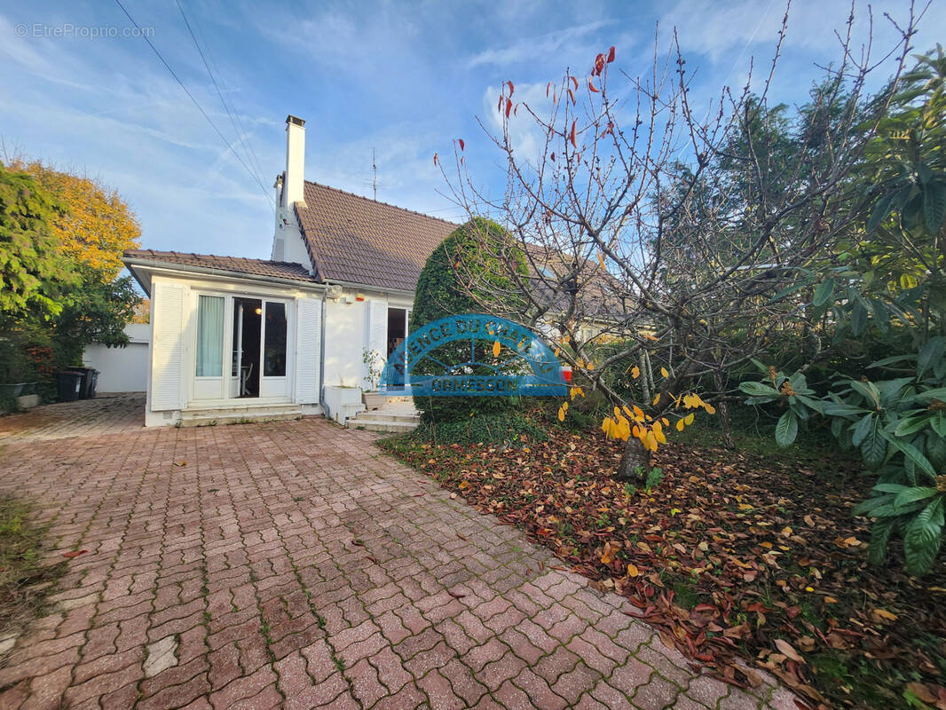 Maison à CHENNEVIERES-SUR-MARNE