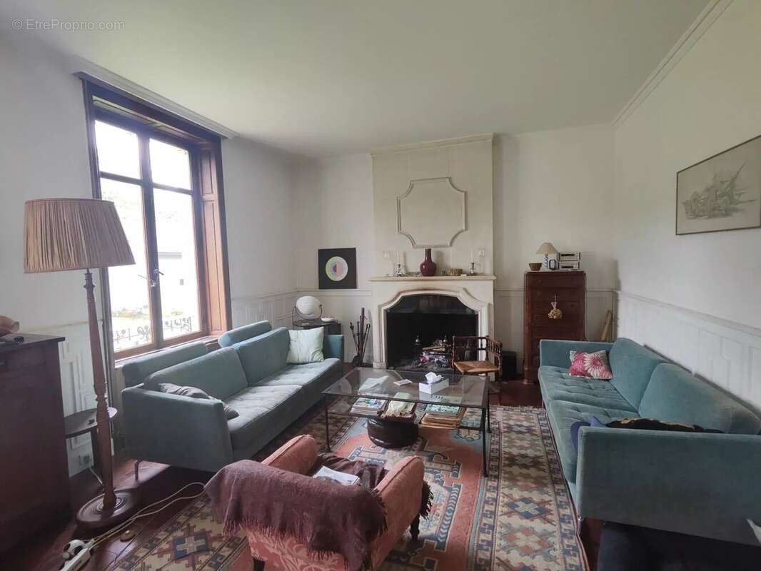Maison à POUILLON