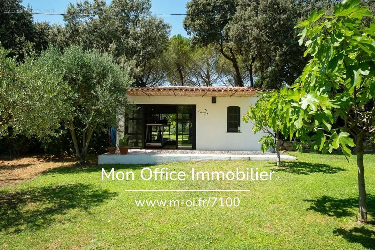 Référence : 7100-NGU. - Maison 9 pièces - Piscine - village à pied - calme - 276m2 - photo 7