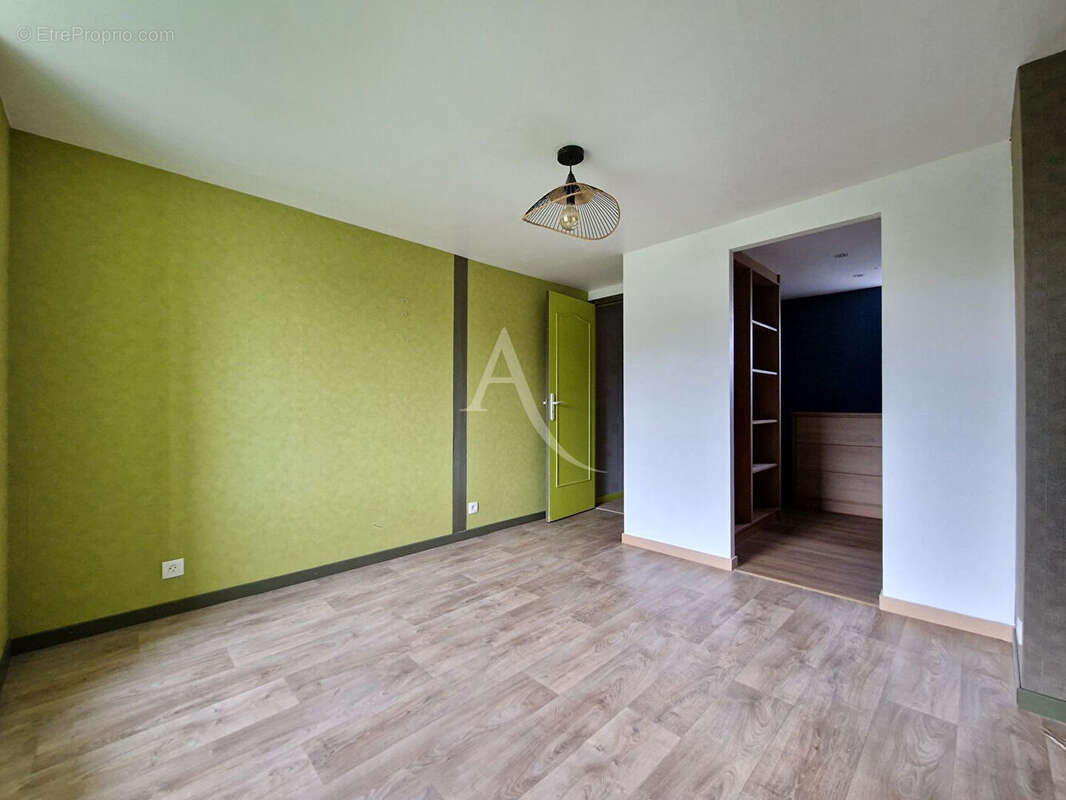 Maison à SAINT-GERMAIN-LE-FOUILLOUX