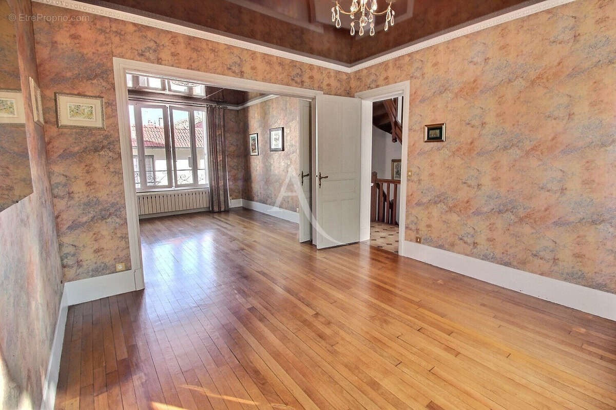 Maison à CHOISY-LE-ROI