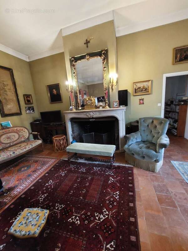 Maison à MONTAIGU-LE-BLIN