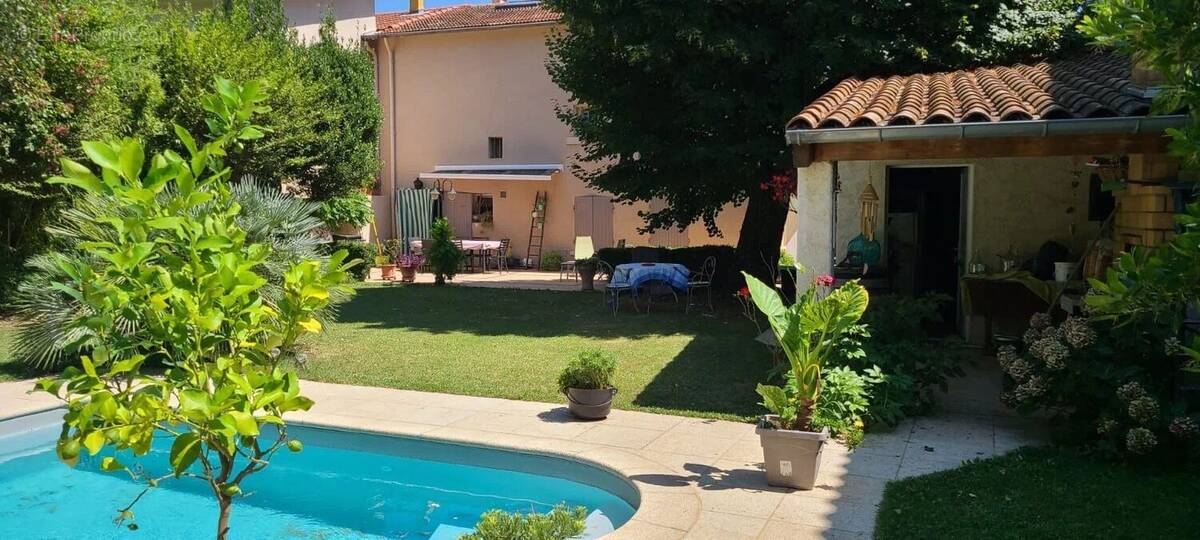 Maison à BOURG-LES-VALENCE