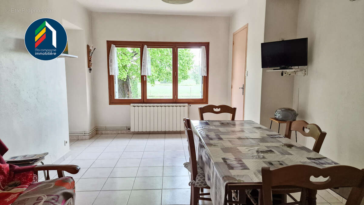 Maison à SAINT-GERVAIS-SUR-ROUBION