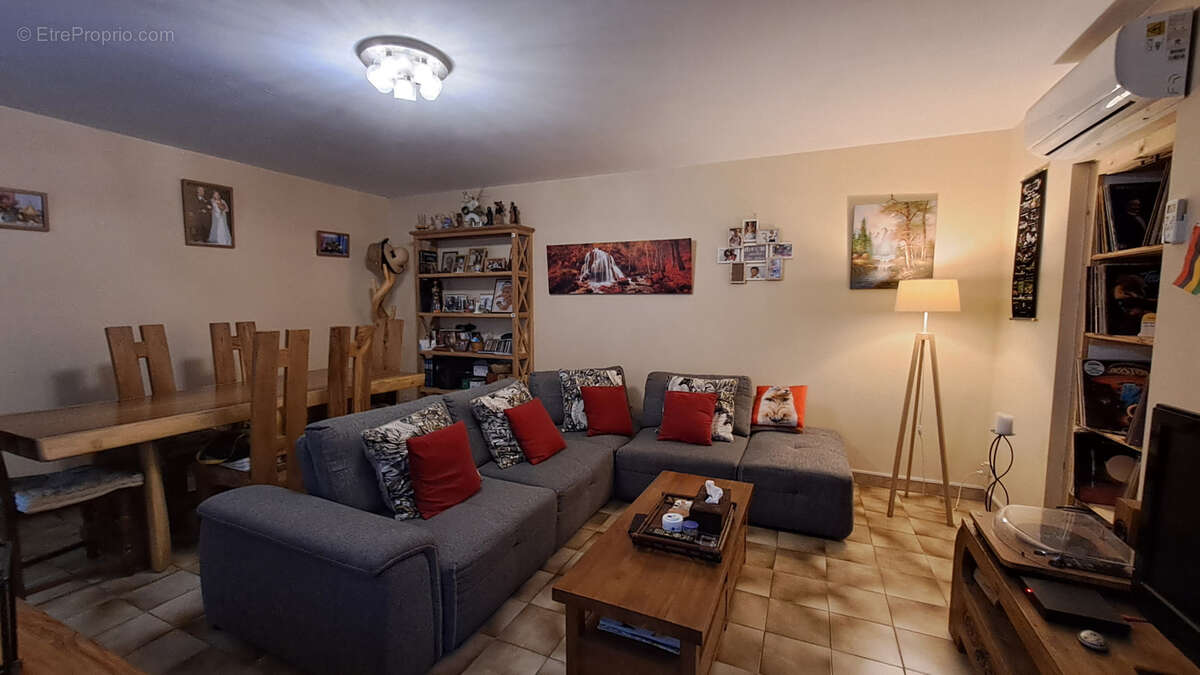 Maison à SUZE-LA-ROUSSE