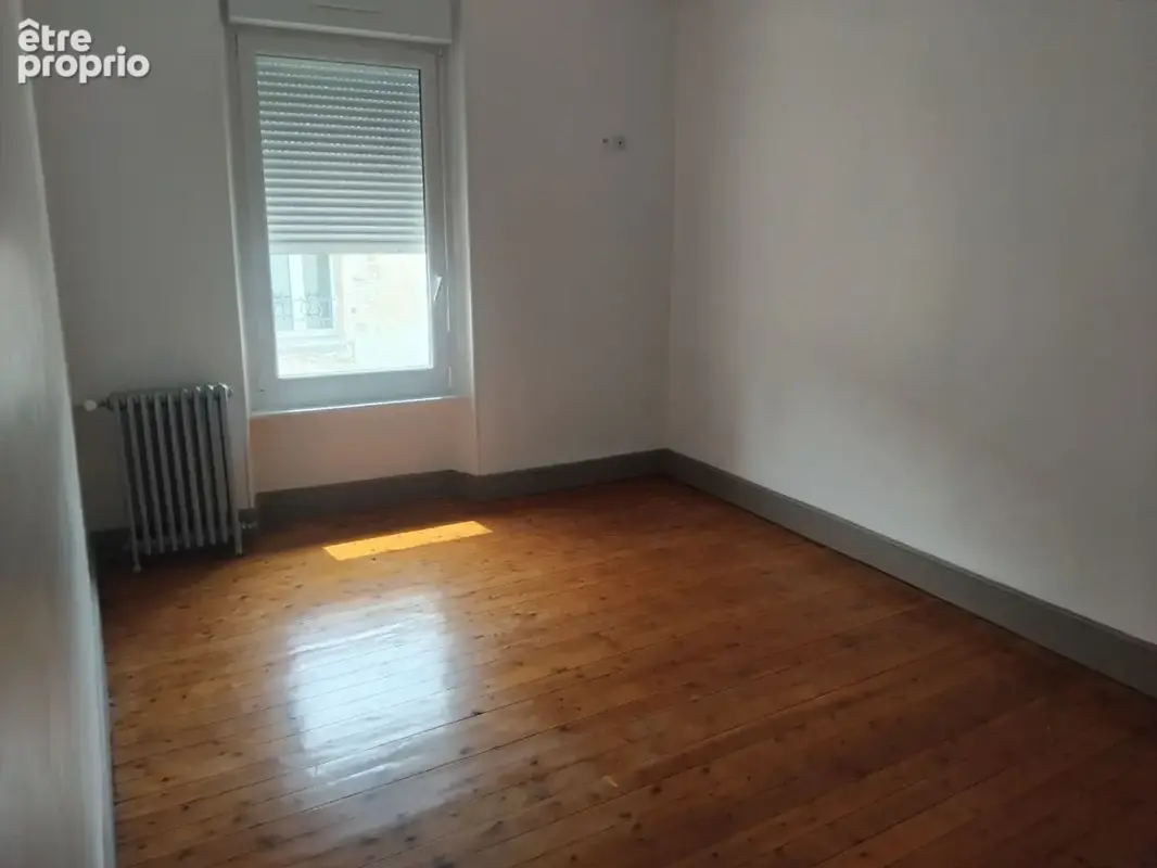 A vendre maison 8 pièces avec jardin, terrasse et vaste garage. - photo 8