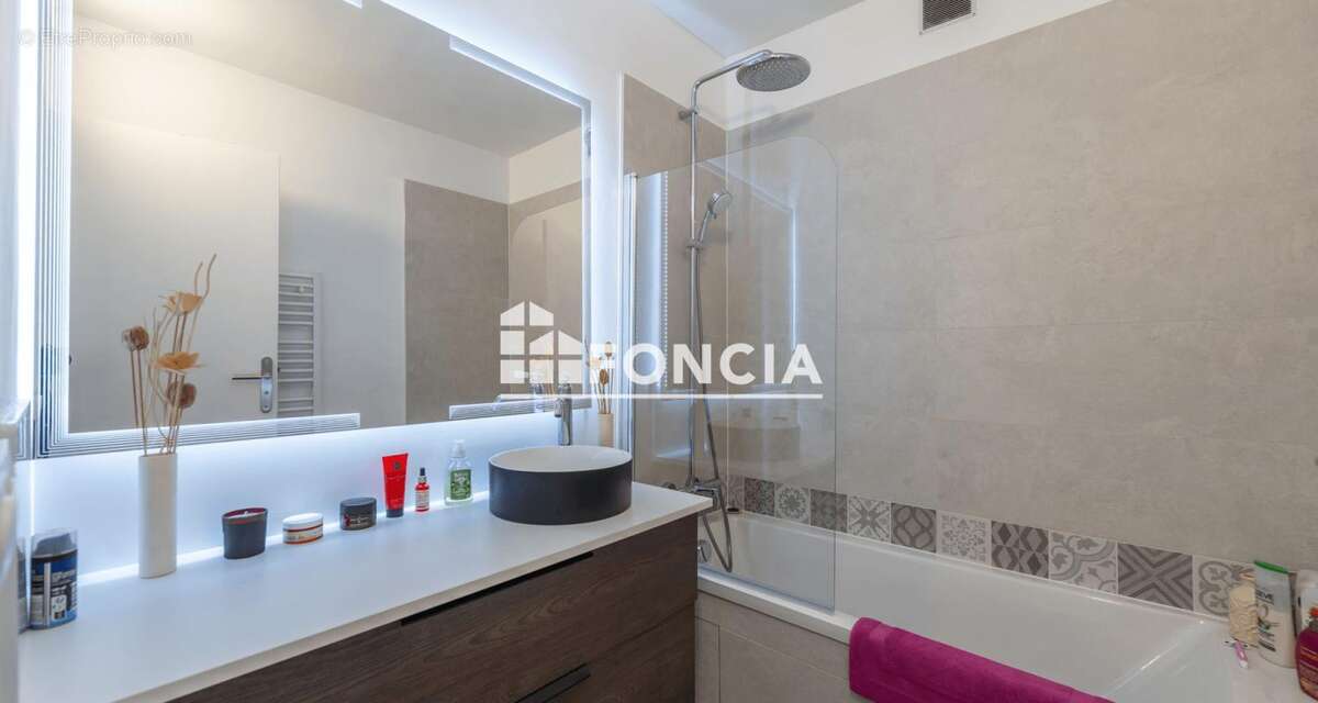 Appartement à ENGHIEN-LES-BAINS