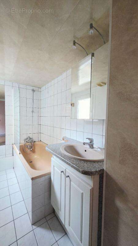 Bourges centre appartement 56m² 2 chambres terrasse garage - photo 7