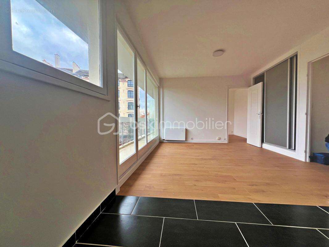 Appartement à SAINT-MAUR-DES-FOSSES