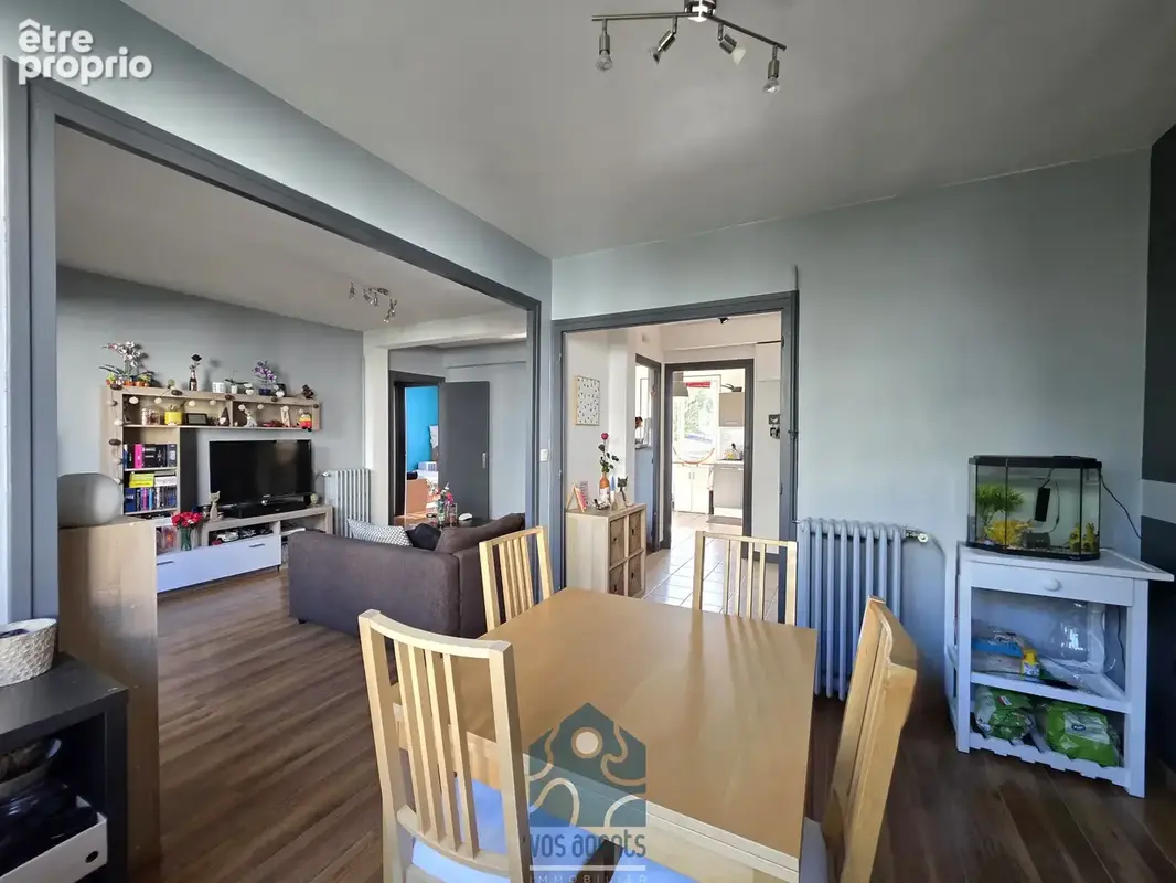 Appartement 4 pièces avec balcon, garage, stationnement et cave - photo 3
