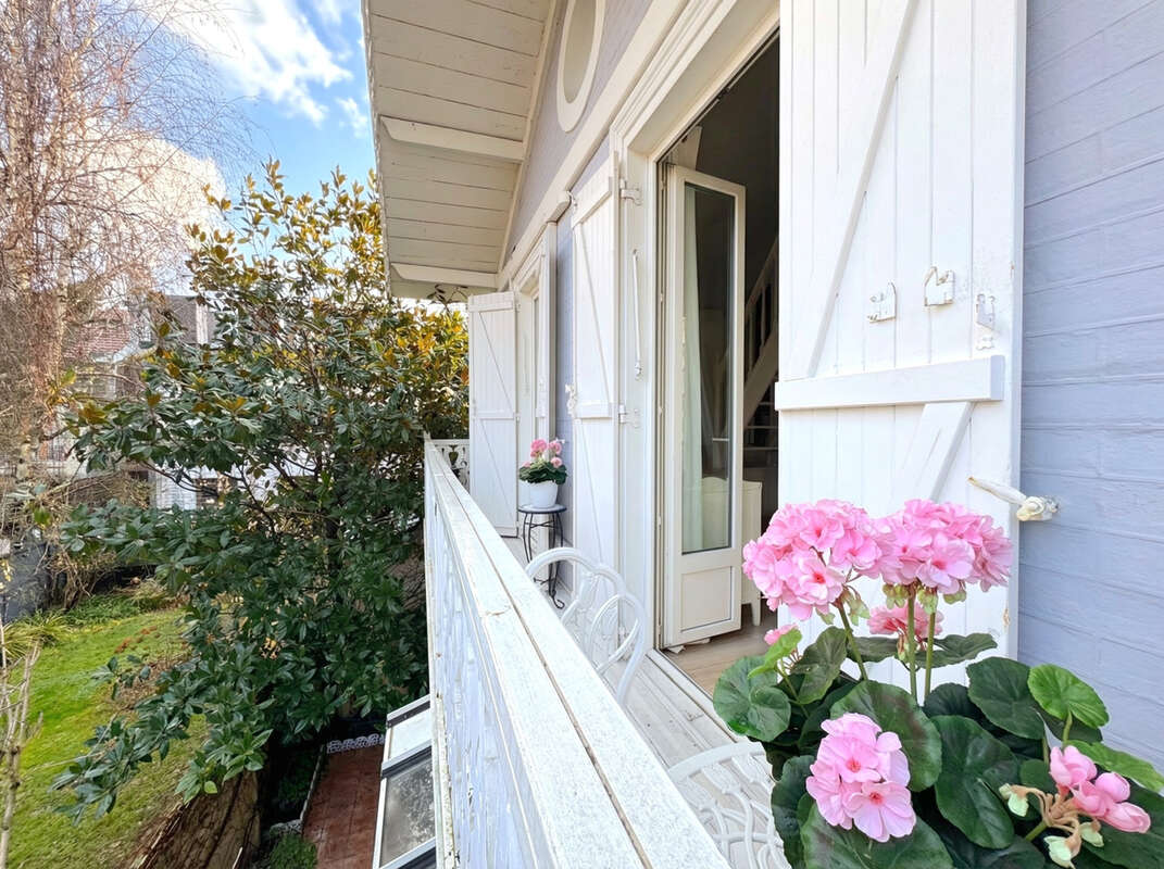 Maison à COURBEVOIE