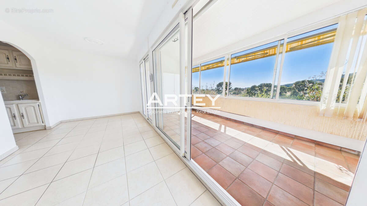Appartement à CARQUEIRANNE