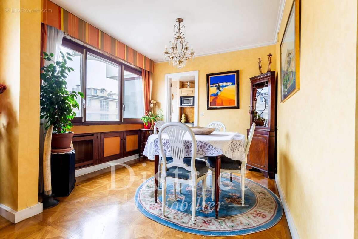 Appartement à PARIS-15E