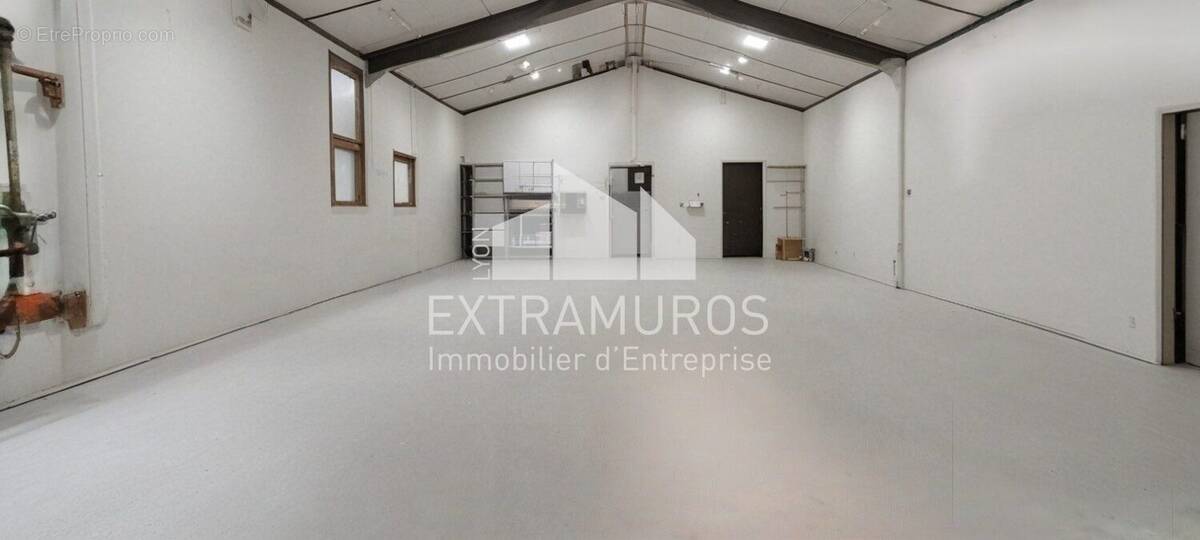 Commerce à VILLEFRANCHE-SUR-SAONE