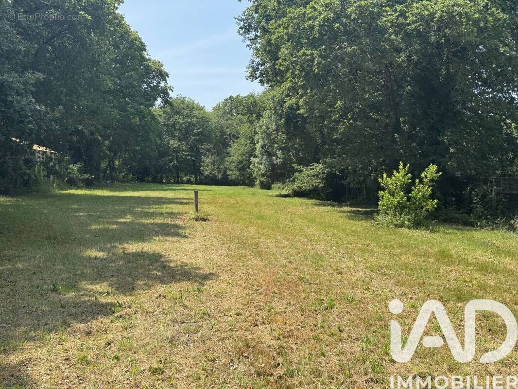 Photo 1 - Terrain à GRAYAN-ET-L'HOPITAL
