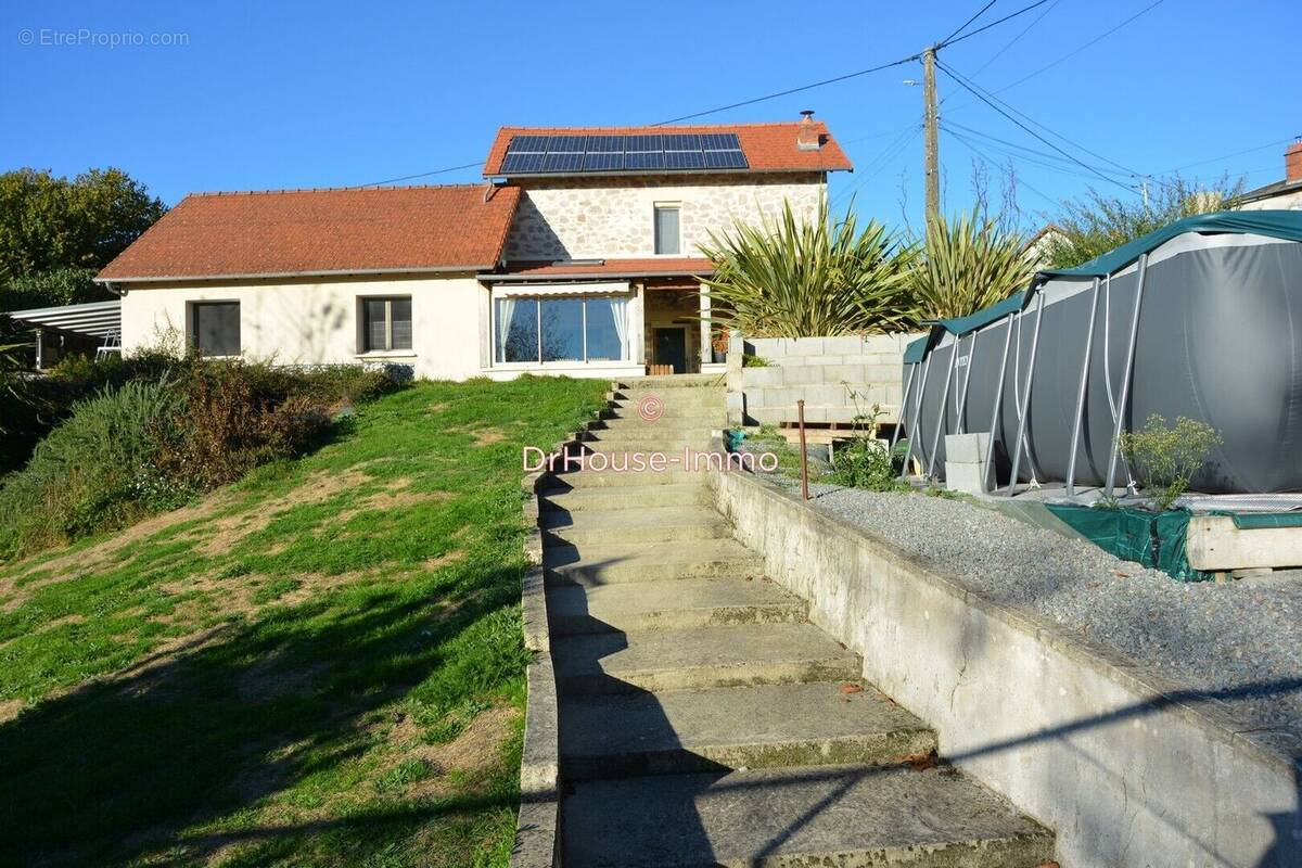 Maison à BUSSIERE-GALANT