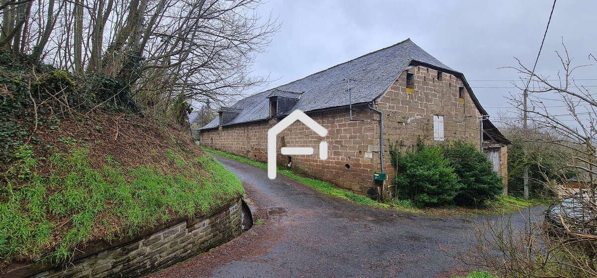 Maison à OBJAT
