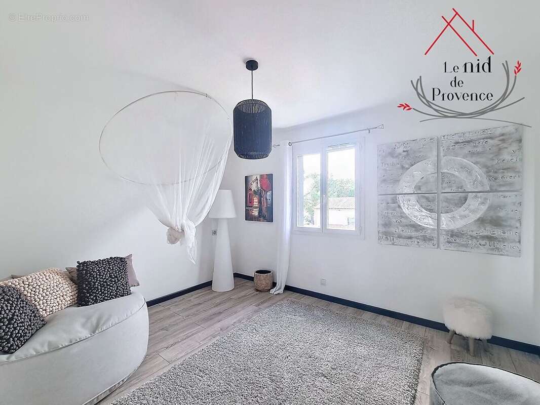 Maison à CABRIERES-D'AVIGNON