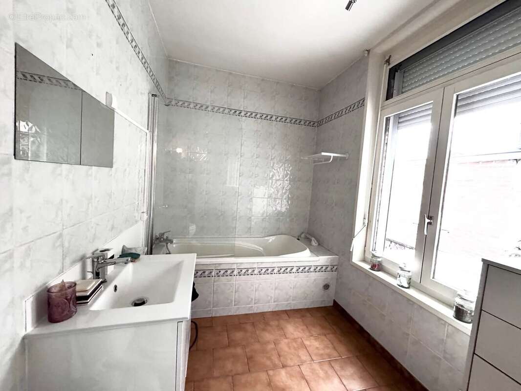 Maison à LA MADELEINE