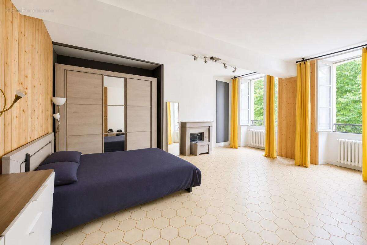 Maison de 7 pièces de 209 m² à Nogent-le-Rotrou - photo 2
