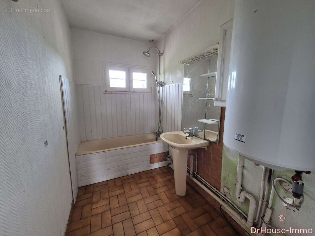 Appartement à VEAUCHE