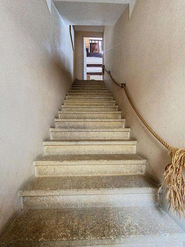 Appartement à VILLENEUVE-LES-AVIGNON