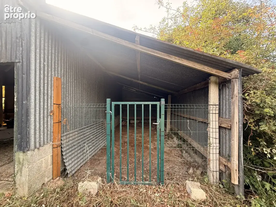 Maison à rafraichir avec grandes dépendances au calme - photo 11