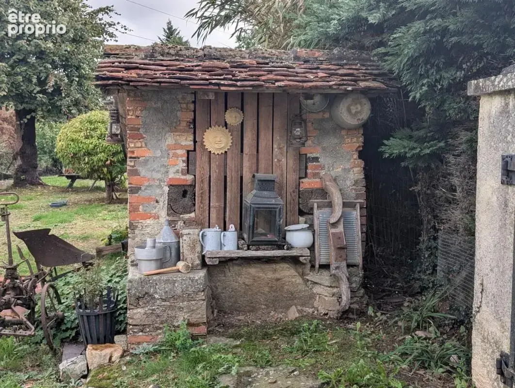 À vendre – maison de campagne avec plus de 5 000 m² de terrain, enclos pour animaux et bâtiment annexe - photo 17