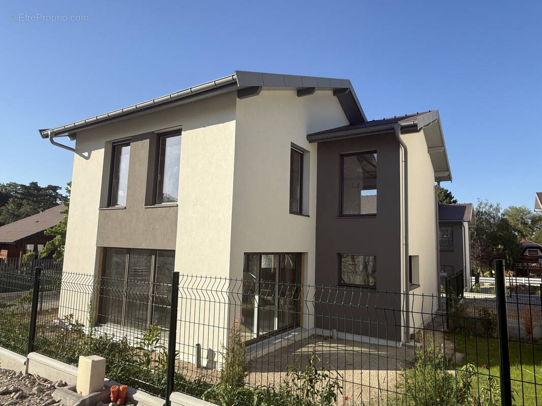 Maison à ARCHAMPS