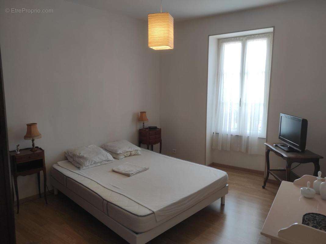 Centre ville saint jean d'angely - photo 8
