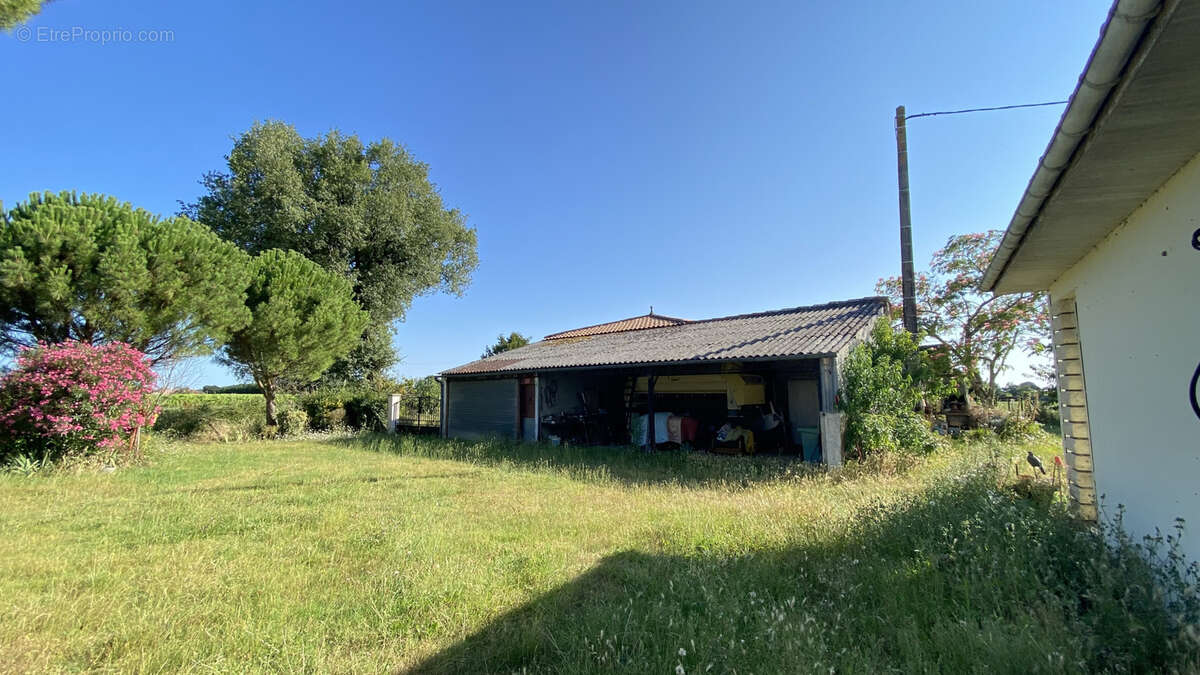 Maison à CHENAC-SAINT-SEURIN-D&#039;UZET