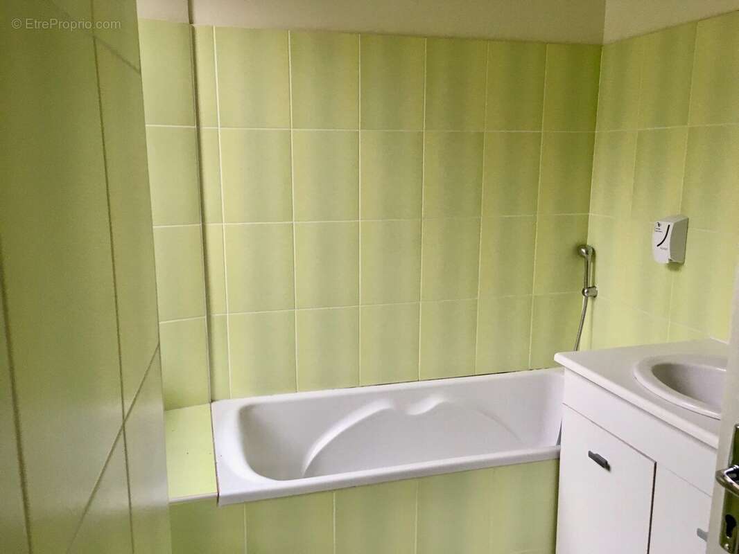 Commerce à SAINT-JUNIEN