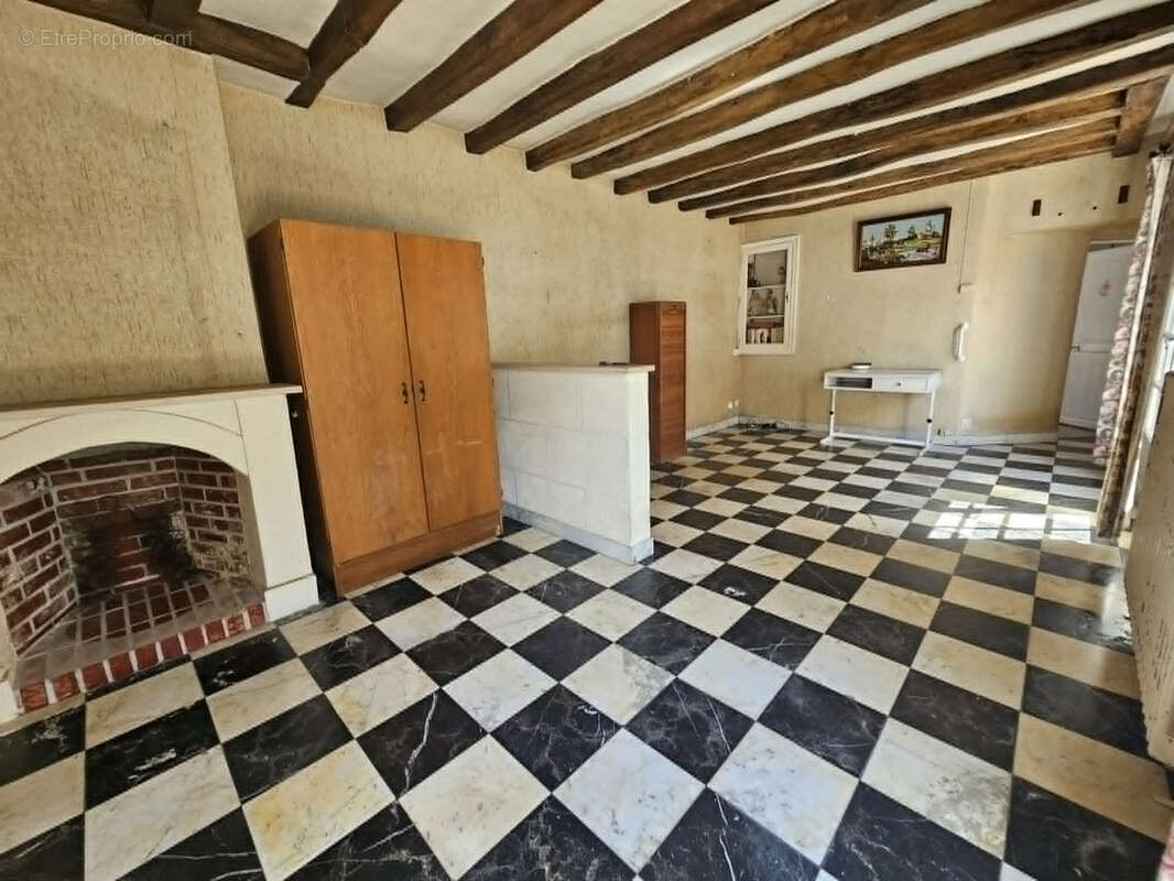 Maison à BEAUMONT-LA-RONCE